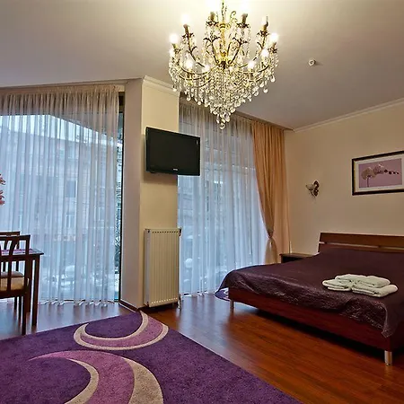 Hermes Hotel *