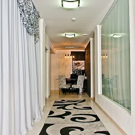 Апартаменти Hermes Hotel *