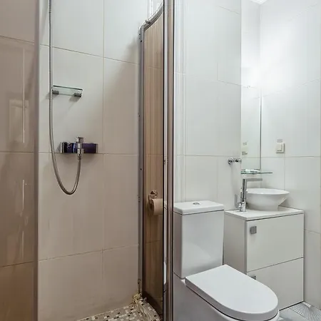 Hermes Hotel Апартаменти *