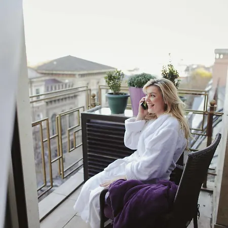 Апартаменти Hermes Hotel