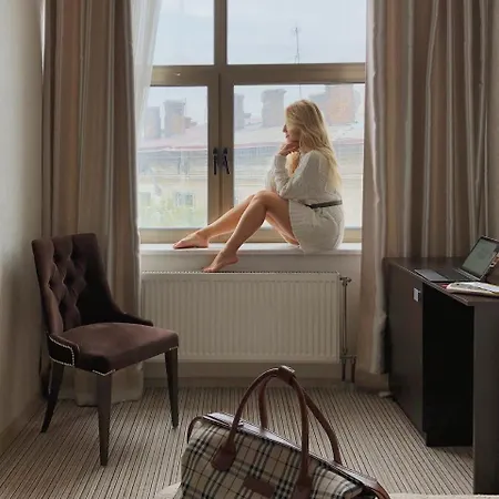 Hermes Hotel *